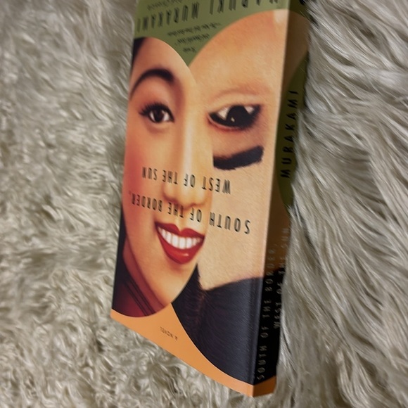 Book South of the border, West of the sun A Novel - Picture 6 of 6